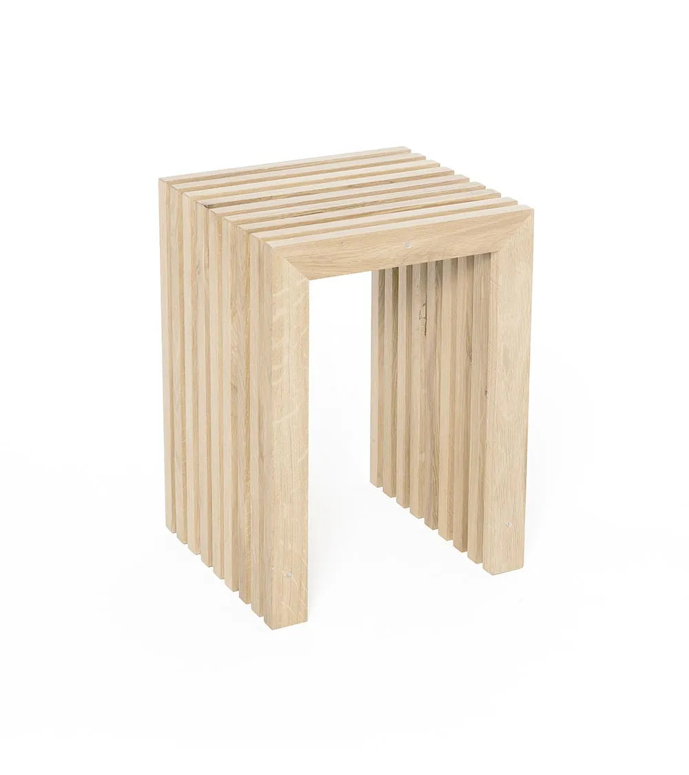 Tabouret bas H45 en lattes chêne massif FSC