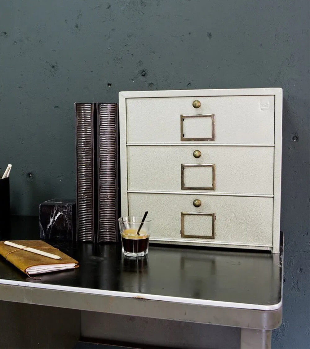 Meuble industriel 3 portes clapet style industriel Brût Homeware